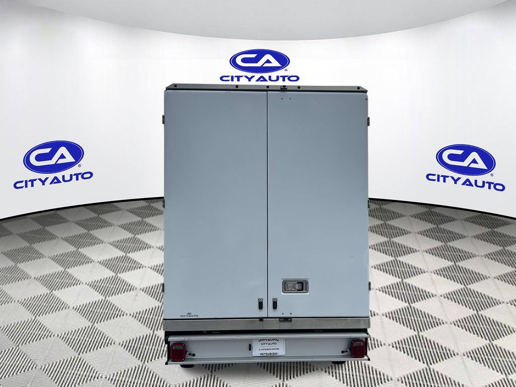 Used 2023 Ford E-350 and Econoline 350 Super Duty w/ Power Windows & Locks Group RWD image 5