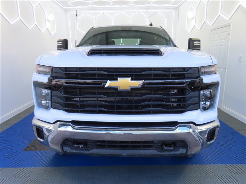 Used 2024 Chevrolet Silverado 3500 W/T w/ WT Convenience Package AWD/4WD image 4