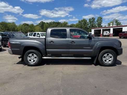 Used 2013 Toyota Tacoma 4x4 Double Cab w/ TRD Off-Road Pkg image 6