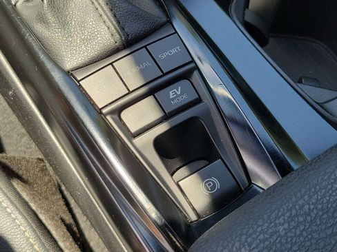 Used 2025 Toyota Camry SE FWD image 28