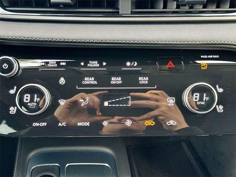 Used 2026 INFINITI QX60 Luxe w/ Cargo Package image 17