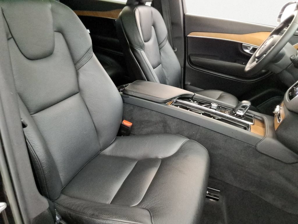 Used 2023 Volvo XC90 T8 Plus AWD/4WD image 14