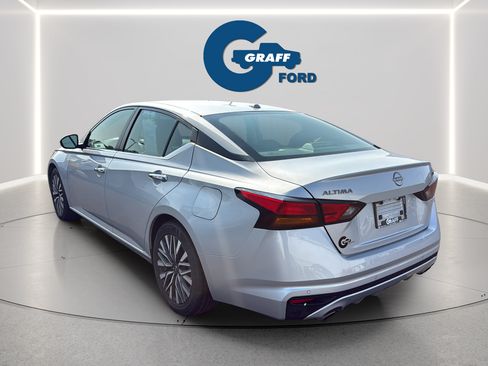 Used 2024 Nissan Altima 2.5 SV w/ SV Premium Package FWD image 10