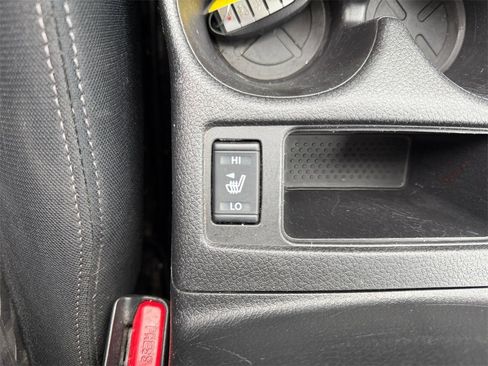 Used 2018 Nissan Rogue SV w/ Premium Package image 25