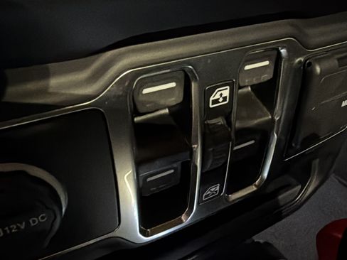 Used 2023 Jeep Wrangler Unlimited Sport AWD/4WD image 18