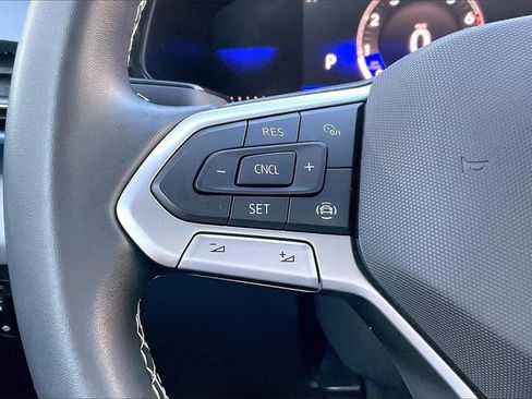 Used 2022 Volkswagen Taos SE image 11