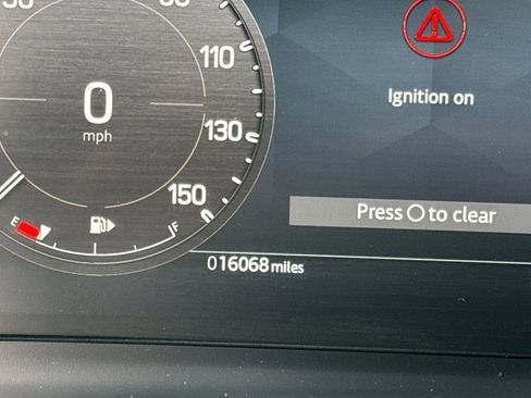 Used 2025 Land Rover Defender 110 X-Dynamic SE image 30