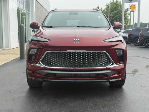 Used 2025 Buick Encore GX Avenir w/ Avenir Convenience Package AWD/4WD image 2