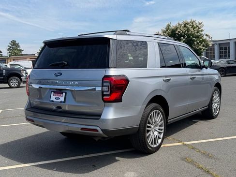 Used 2023 Ford Expedition Limited AWD/4WD image 3