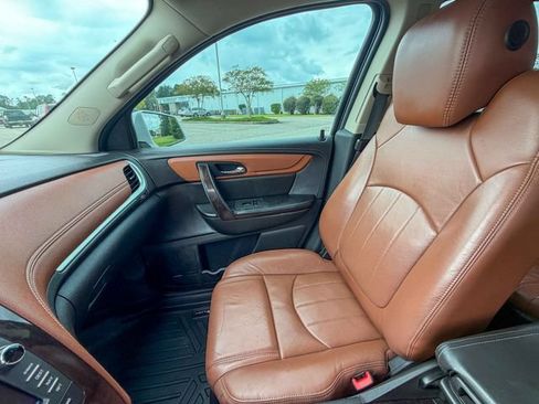 Used 2017 Chevrolet Traverse Premier FWD image 14