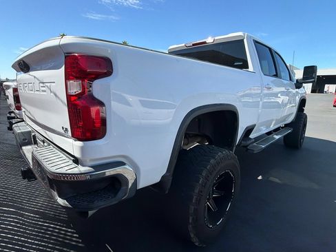 Used 2022 Chevrolet Silverado 2500 LT w/ Convenience Package AWD/4WD image 5