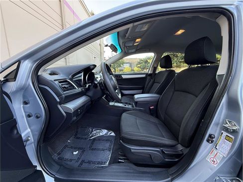 Used 2018 Subaru Outback 2.5i AWD/4WD image 8