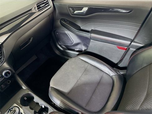 Used 2024 Ford Escape ST-Line image 19