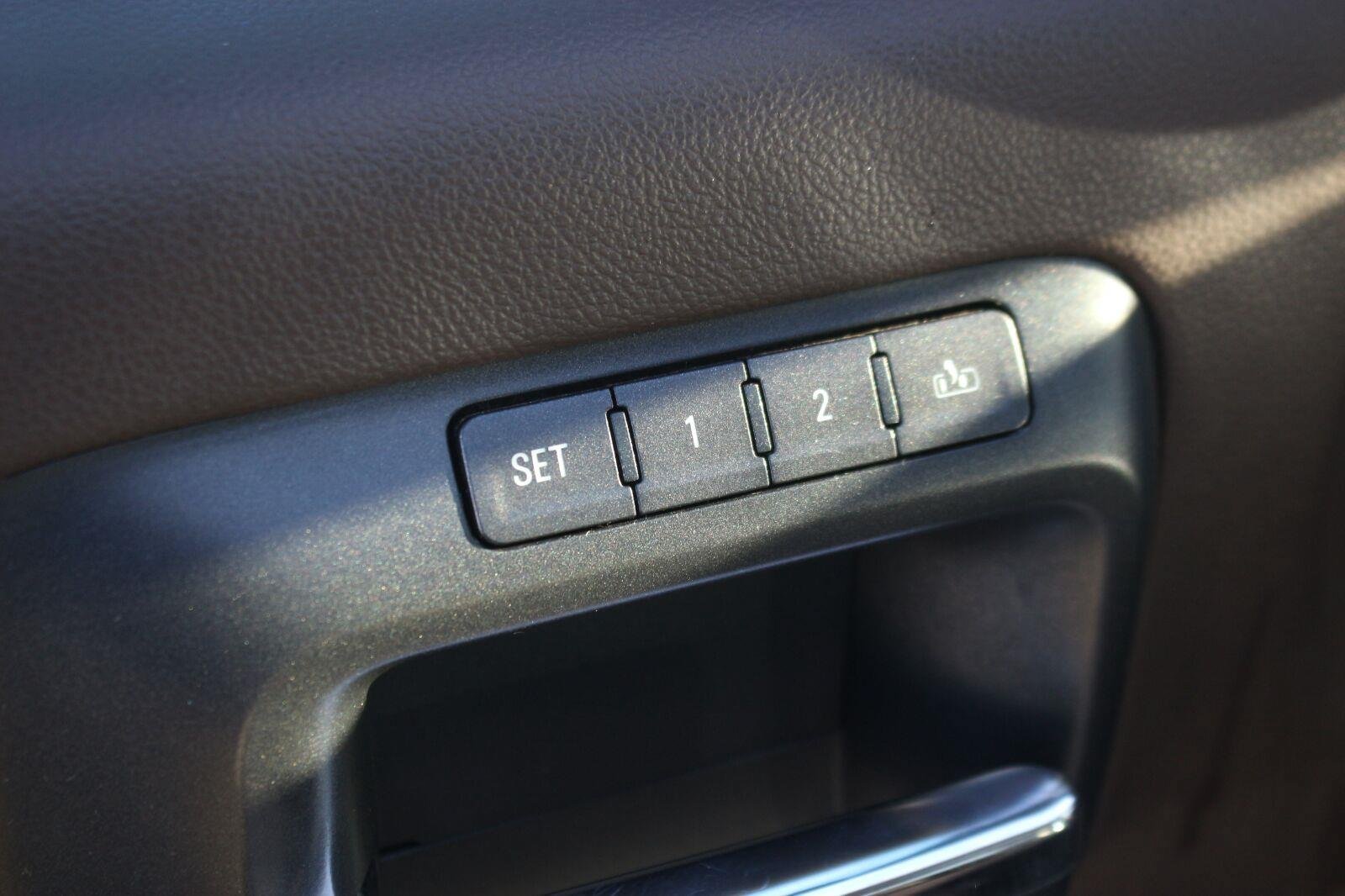 Used 2015 GMC Sierra 1500 Denali w/ Driver Alert Package AWD/4WD image 14