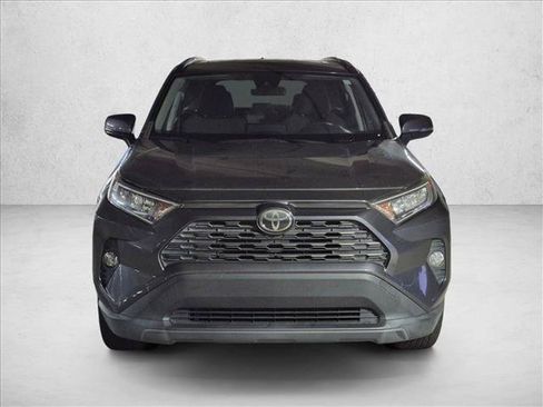 Used 2019 Toyota RAV4 XLE w/ Convenience Package FWD image 2