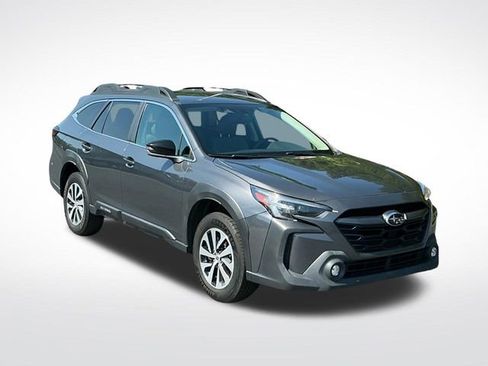 Used 2023 Subaru Outback Premium AWD/4WD image 8