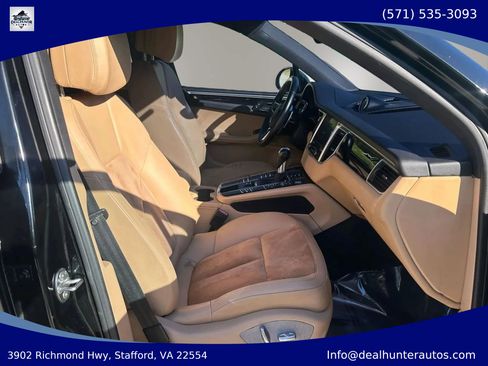 Used 2018 Porsche Macan AWD/4WD image 14