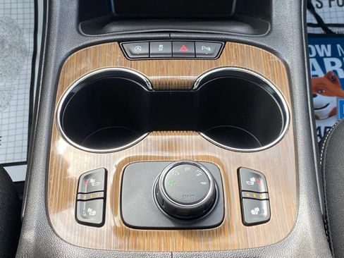 Used 2020 GMC Acadia SLE w/ Driver Convenience Package AWD/4WD image 24