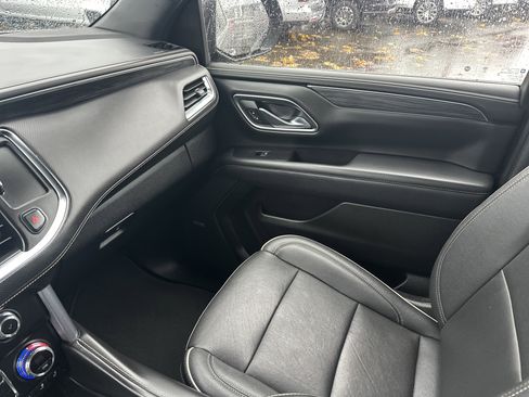 Used 2023 GMC Yukon SLT image 24