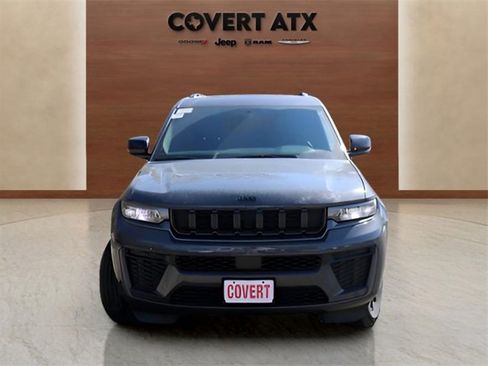 New 2026 Jeep Grand Cherokee Altitude image 8