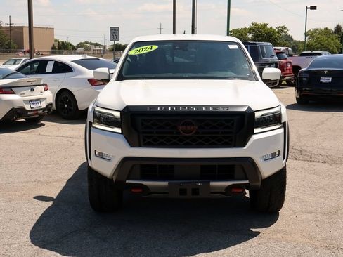 Used 2024 Nissan Frontier PRO-4X w/ Technology Package AWD/4WD image 2