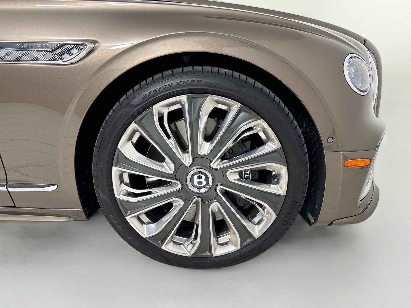 Certified 2025 Bentley Flying Spur Plug-In Hybrid AWD/4WD image 8