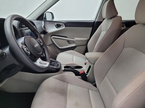 Used 2022 Kia Soul LX image 17