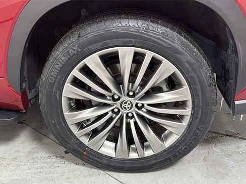 Certified 2020 Toyota Highlander Platinum image 24