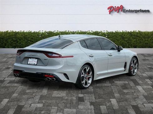 Used 2021 Kia Stinger GT2 RWD image 9