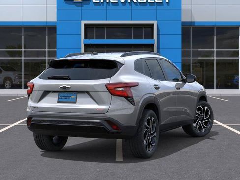 New 2026 Chevrolet Trax RS w/ Sunroof Package FWD image 4