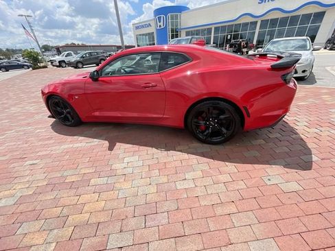 Used 2020 Chevrolet Camaro SS RWD image 28