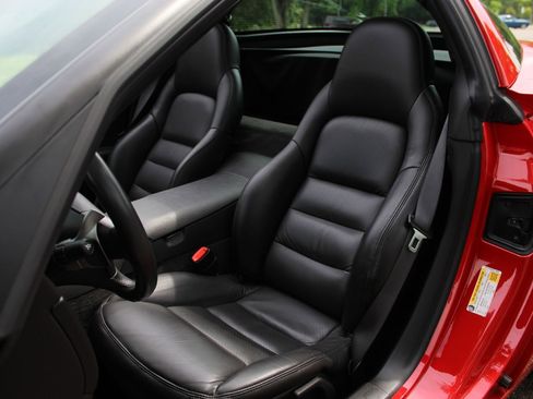 Used 2007 Chevrolet Corvette Coupe w/ Preferred Equipment Group RWD image 10