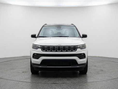 Used 2025 Jeep Compass Limited image 2