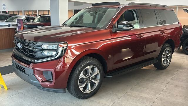 New 2027 Ford Expedition Active AWD/4WD image 2