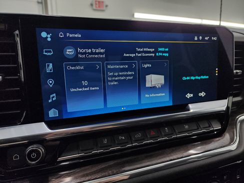 Used 2024 Chevrolet Silverado 2500 LTZ w/ LTZ Premium Package image 52