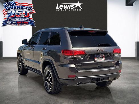 Used 2018 Jeep Grand Cherokee Trailhawk AWD/4WD image 3