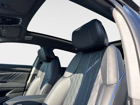 New 2026 Cadillac Optiq V w/ LPO, Floor Liner Package AWD/4WD image 17