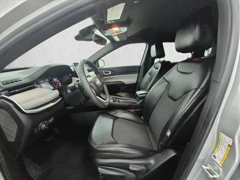 Used 2024 Jeep Compass Latitude AWD/4WD image 16