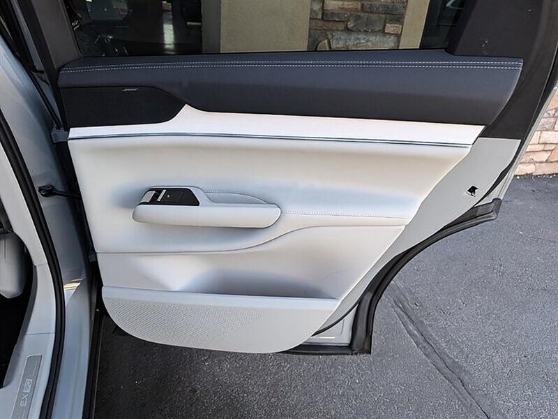Used 2025 Volvo EX90 Ultra AWD/4WD image 29