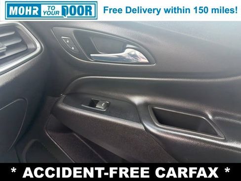 Used 2018 Chevrolet Equinox LT FWD image 32