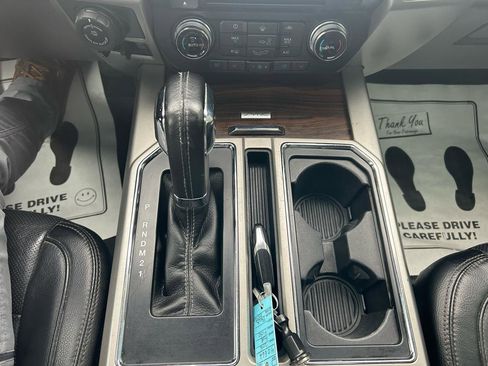 Used 2016 Ford F150 Lariat w/ Equipment Group 502A Luxury image 29