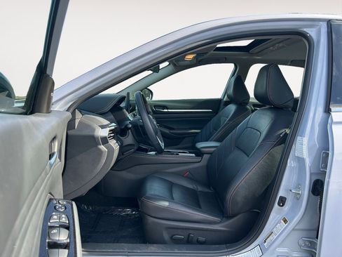 Used 2025 Nissan Altima 2.5 SR w/ SR Premium Package image 15