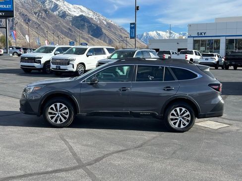 Used 2022 Subaru Outback Premium AWD/4WD image 11