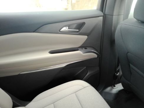 Used 2026 Chevrolet Traverse LT w/ Driver Confidence Package FWD image 32