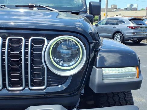 Used 2024 Jeep Wrangler Unlimited Sahara AWD/4WD image 22