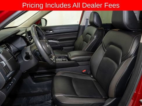 Used 2023 Nissan Pathfinder SL AWD/4WD image 13