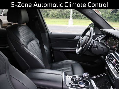 Used 2021 BMW X7 M50i AWD/4WD image 11