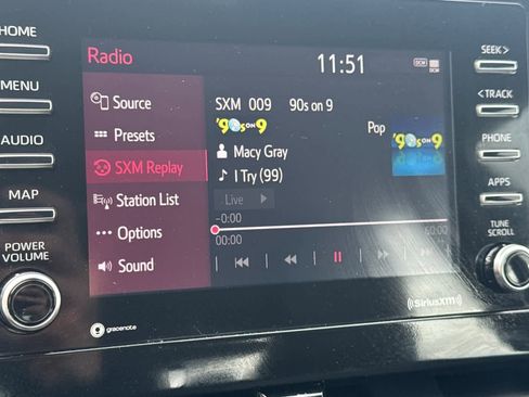 Used 2023 Toyota Camry SE image 18