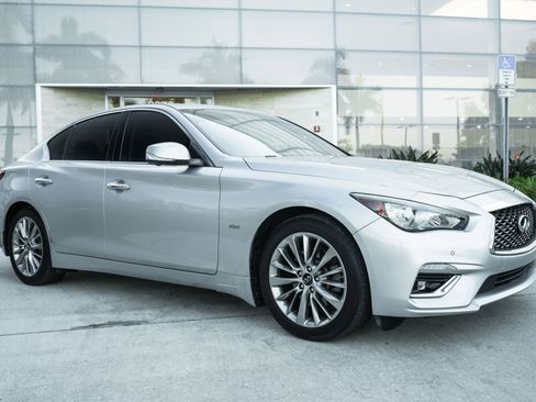 Used 2019 INFINITI Q50 Luxe w/ Essential Package (3.0T Luxe) image 4