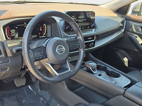 Used 2021 Nissan Rogue Platinum FWD image 14